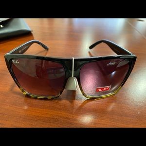 Ladies Ray Ban Sunglasses-NWT